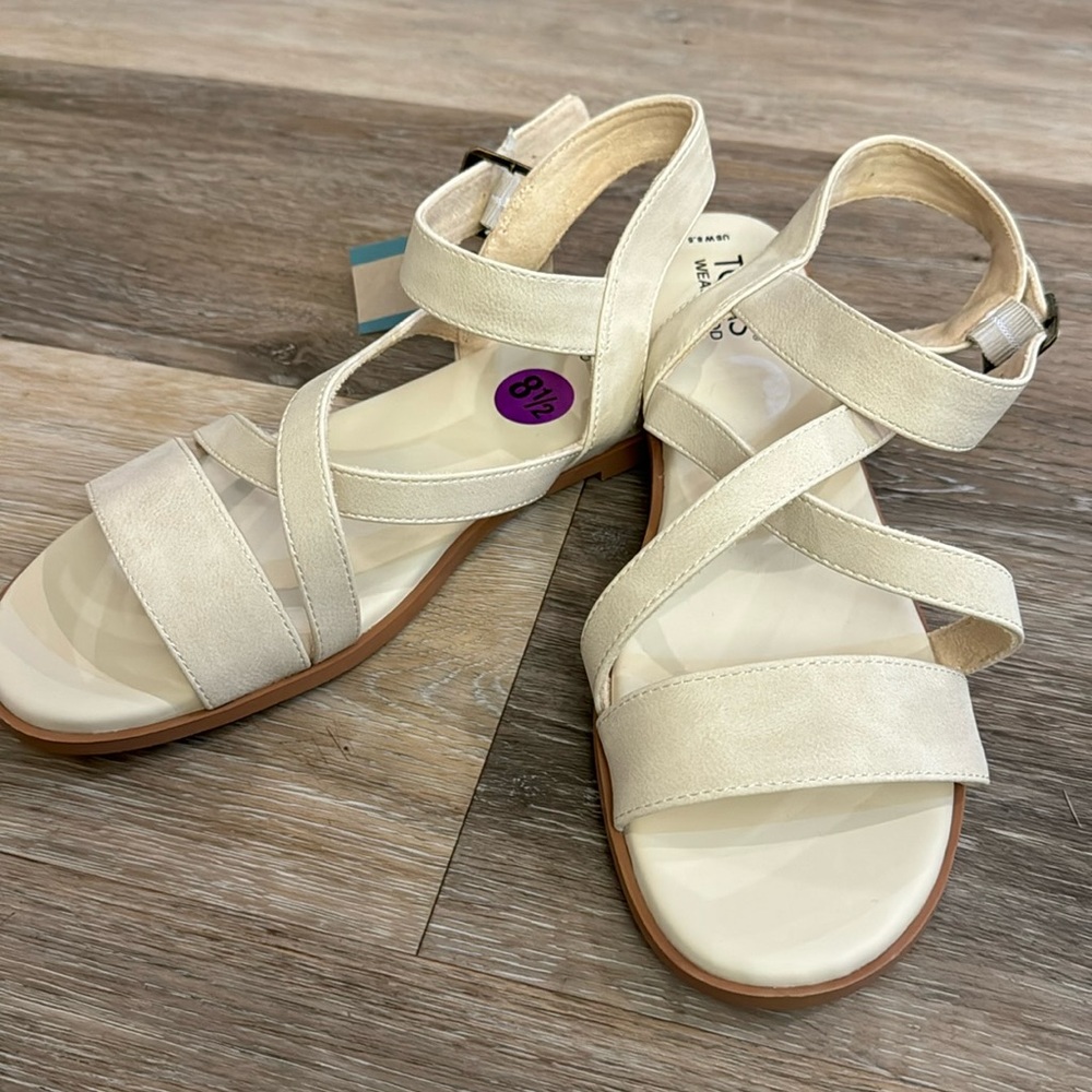 New with tags Toms